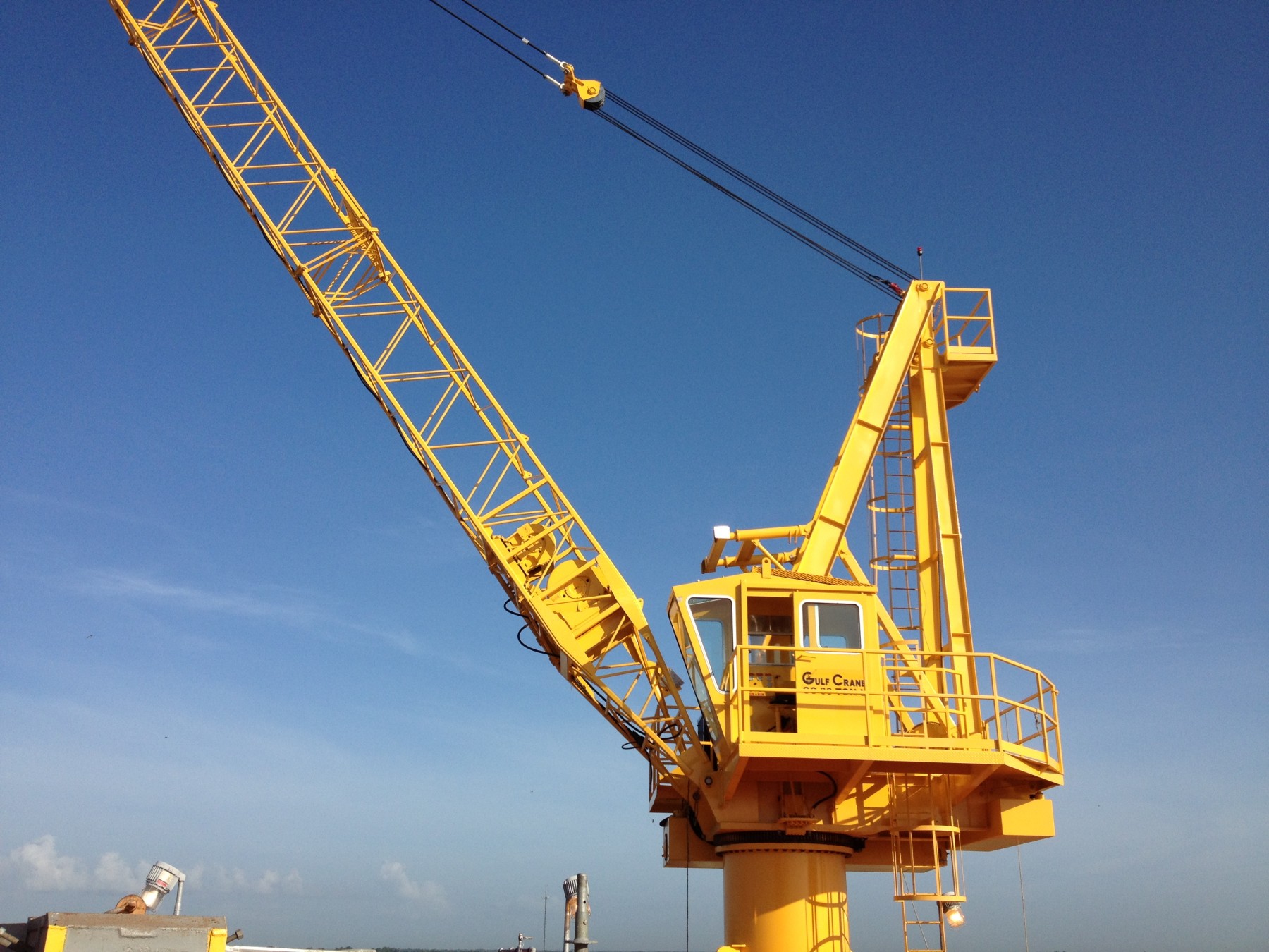 yachting crane services
